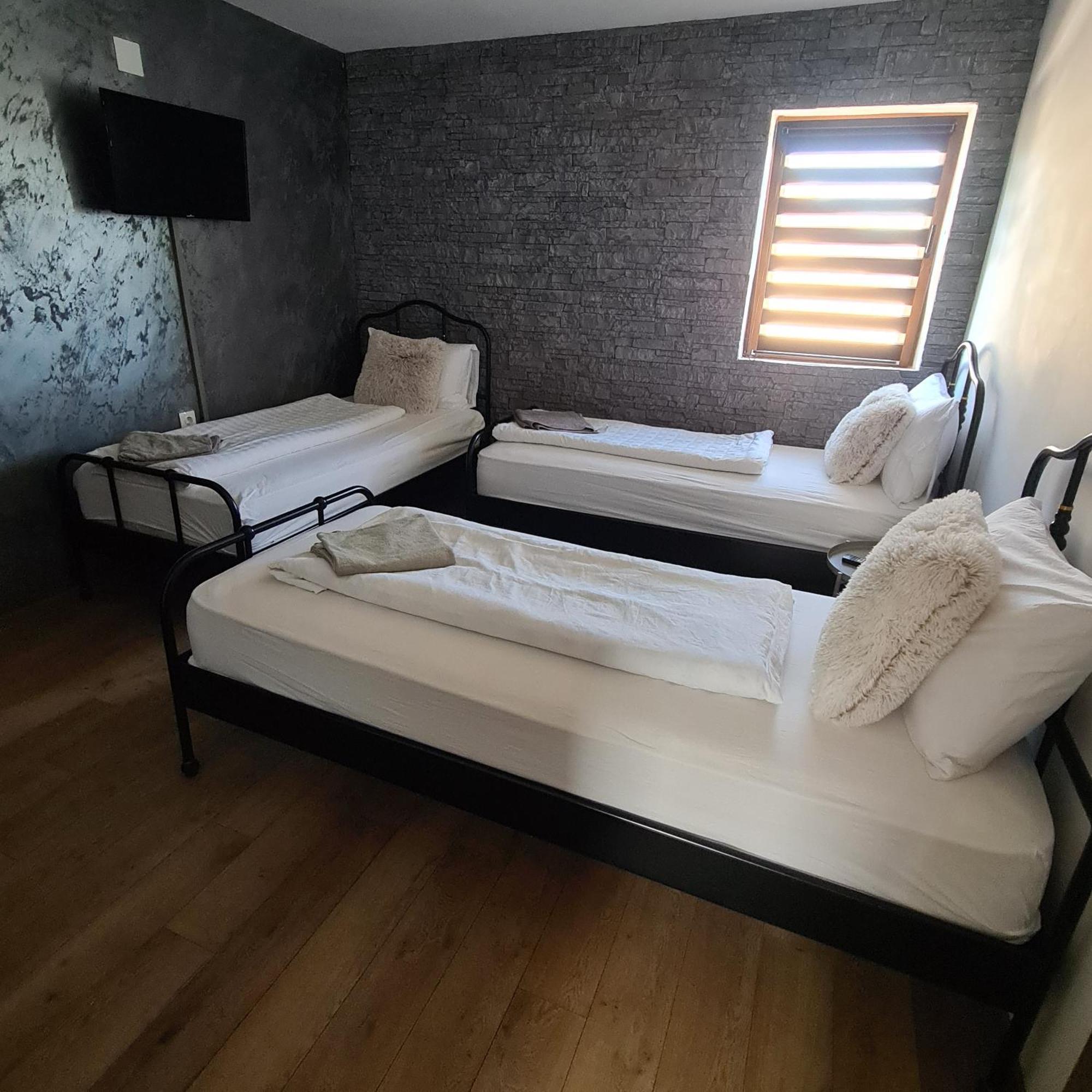 Vila Estera Therme Balotesti Bagian luar foto